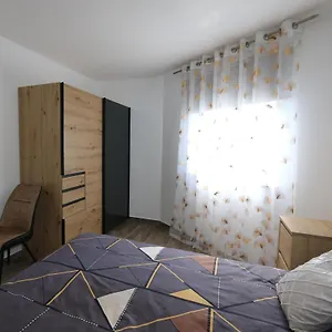  Apartment Mirjana